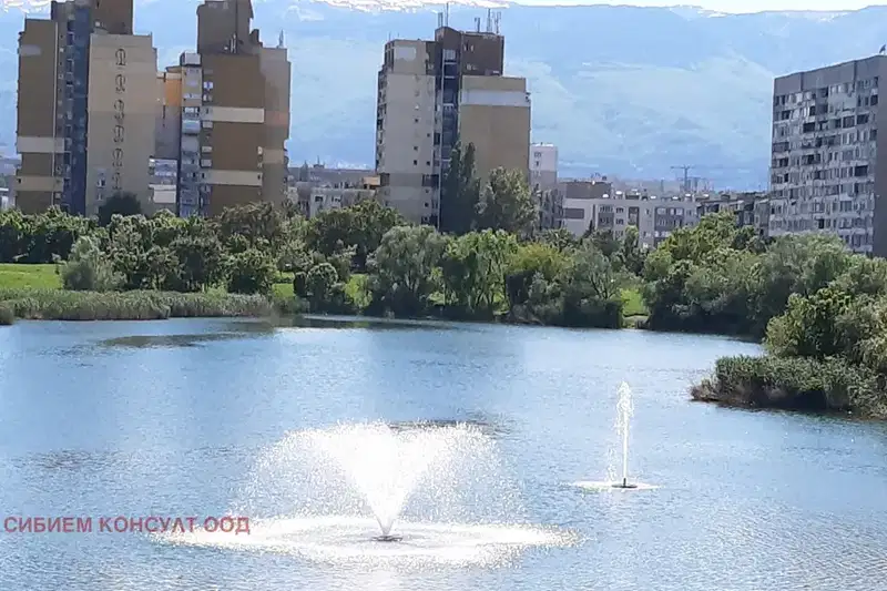 3-bedroom apartment in Sofiya, Drujba 1