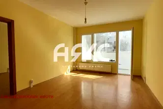 Тристаен апартамент с три тераси в Дружба 2, София