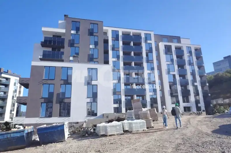 3-bedroom apartment in Sofiya, Drujba 2
