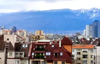 Тристаен апартамент с две тераси в Гео Милев, София
