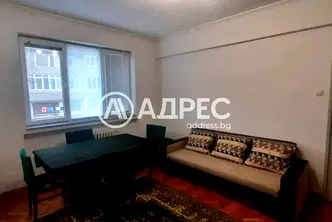 Двустаен апартамент в Гео Милев с тераса и отделна кухня