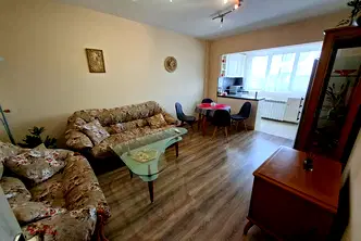 Тристаен апартамент в София, Гео Милев