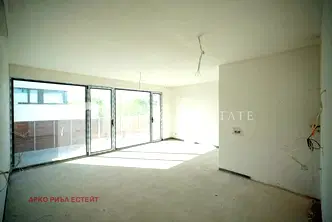 Четиристаен апартамент с две тераси и гледка към Витоша в Горубляне