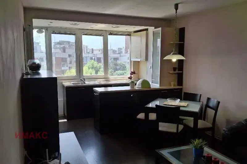3-bedroom apartment in Sofiya, Hipodruma