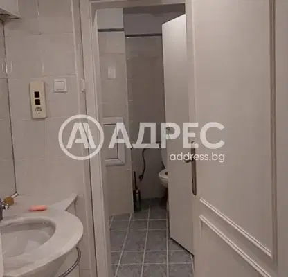 Снимка 3 — Двустаен апартамент с тераса в кв. Изток, София