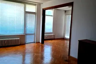 Тристаен апартамент с тераса в кв. Изток, София