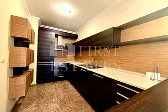 Четиристаен апартамент с 3 спални в Изток, София, с балкони