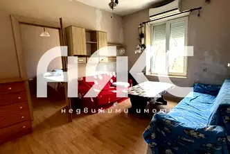 Двустаен апартамент в Красна поляна 1 с мазе и таван