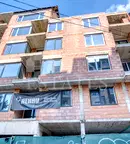 Тристаен апартамент в Красна поляна с възможност за гараж