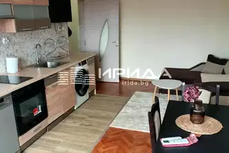 Удобен 2-стаен апартамент в Красна поляна с югозападно изложение