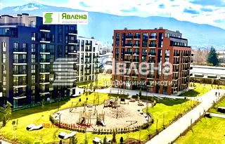 Тристаен апартамент в Красно село с тераса и гледка към Витоша
