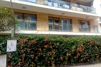Просторен 3-стаен апартамент с балкон в Кръстова вада, София