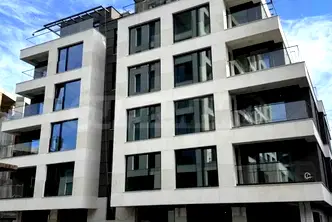 Просторен 3-стаен апартамент в Кръстова вада с южно изложение