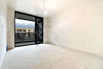 Тристаен апартамент 133 кв.м. в Кръстова вада с голяма тераса