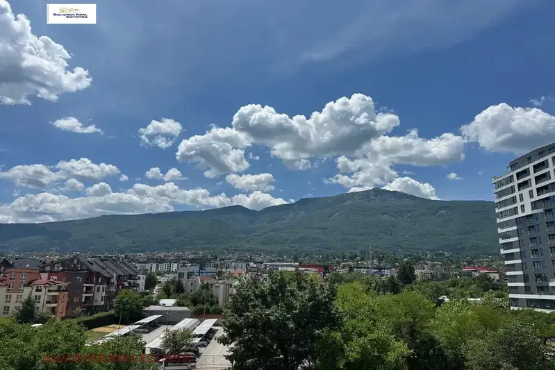 4-bedroom apartment in Sofiya, Krystova Vada