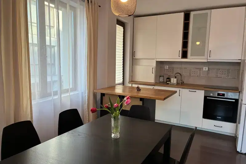 3-bedroom apartment in Sofia, Krystova Vada