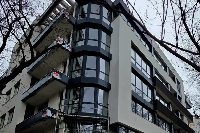 Тристаен апартамент в София, Лагера
