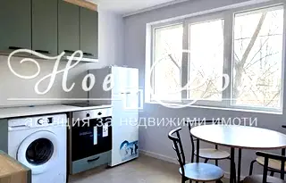 Тристаен апартамент с две спални в Лагера, София, саниран блок
