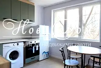 Тристаен апартамент с две спални в Лагера, София, саниран блок
