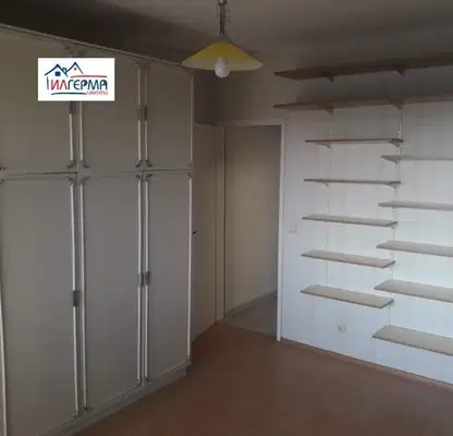 Снимка 5 — Тристаен апартамент с кухненски бокс в Левски, София