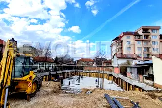 Двустаен апартамент с балкони в Левски, София