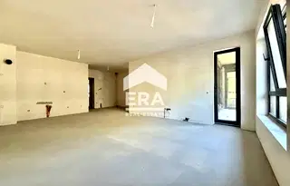 Партерен 3-стаен апартамент с дворна тераса в Лозенец, София