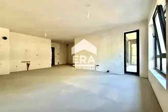 Партерен 3-стаен апартамент с дворна тераса в Лозенец, София