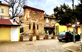 Тристаен апартамент с две тераси в Лозенец, София