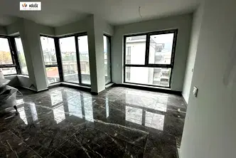 Тристаен апартамент в Лозенец с възможност за гараж
