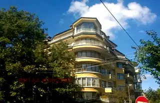 Луксозен 3-стаен апартамент с голяма тераса в Лозенец, София