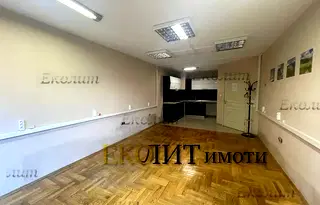 Тристаен апартамент с тераса в Лозенец, София