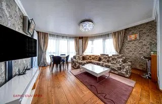 Тристаен апартамент с паркомясто в Лозенец, София