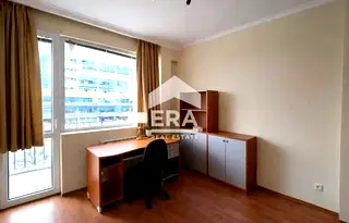 Тристаен апартамент с тераса в Лозенец, София