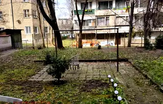 Тристаен апартамент в Лозенец с балкон и луксозно обзавеждане