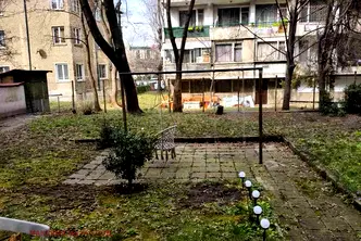 Тристаен апартамент в Лозенец с балкон и луксозно обзавеждане