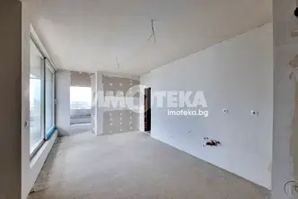 Двустаен апартамент с голяма тераса в Люлин 2, София