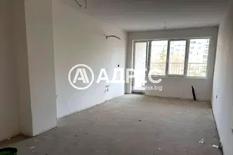 Тристаен апартамент с тераса в Люлин 2, София