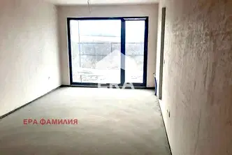 Двустаен апартамент с тераса и гледка към парк в Люлин 6, София