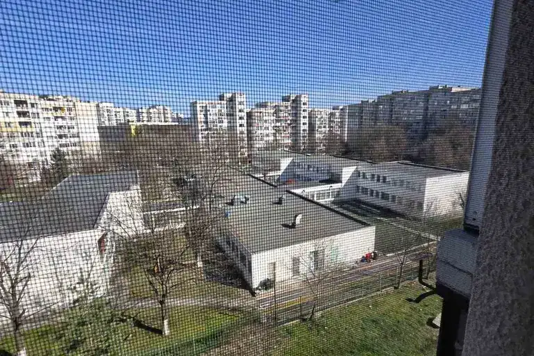 Тристаен апартамент с две тераси в Люлин 7, София