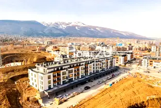 Тристаен апартамент с балкон в Малинова долина, София