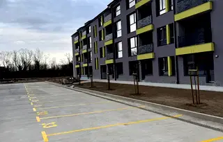 Тристаен апартамент с тераса в Малинова долина, София