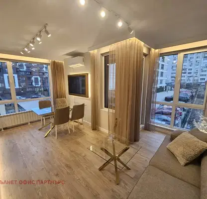 Photo 3 — Three-room apartment in Malinova Dolina with parking space