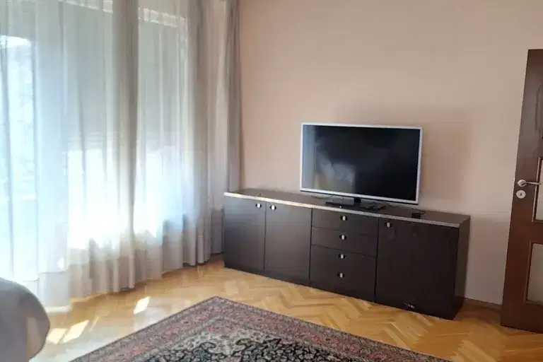 4-bedroom apartment in Sofiya, Medicinska Akademiya