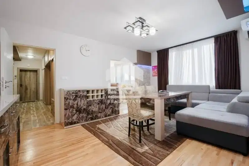 3-bedroom apartment in Sofiya, Mladost 1