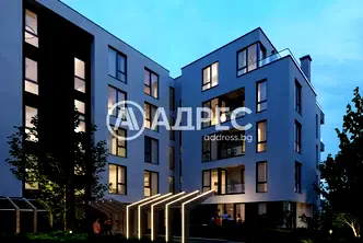 Тристаен апартамент с двор в Младост 2, София