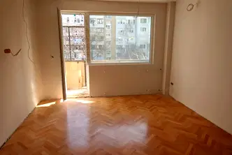 Тристаен апартамент в Младост 3 с балкон и паркомясто