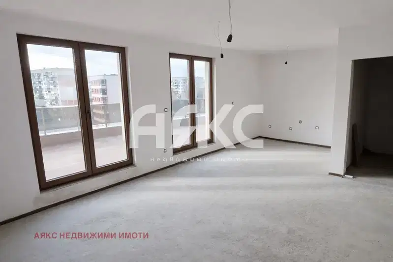 5-bedroom apartment in Sofiya, Nadejda 3
