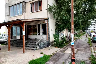 Апартамент 3-стаен в Обеля 1 с възможност за търговски обект