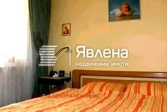 Тристаен апартамент в Оборище с балкон и изглед към планина
