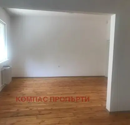 Снимка 2 — Тристаен апартамент 90 кв.м в Оборище с функционално разпределение